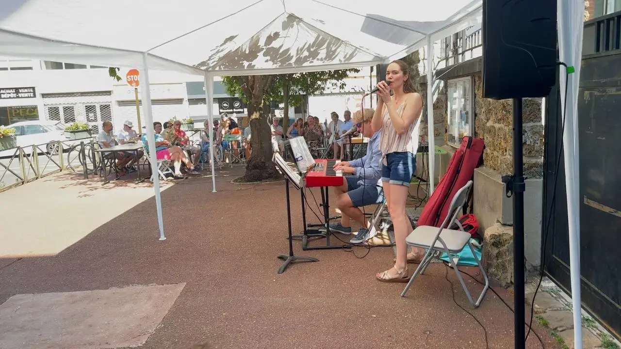 Début de la fête de la musique avec Claire Börn