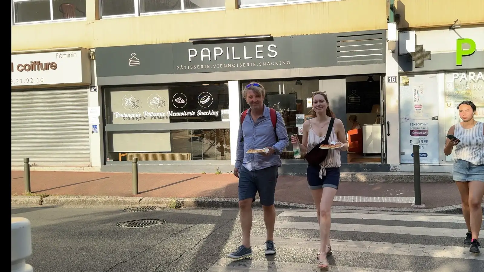 Nos artistes aussis se restaurent chez Pâtisserie Papilles lors de la soirée de l'Alpicoise au Pecq.